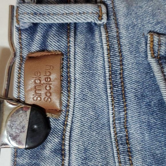 Button-fly Jean Shorts - Picture 3 of 3